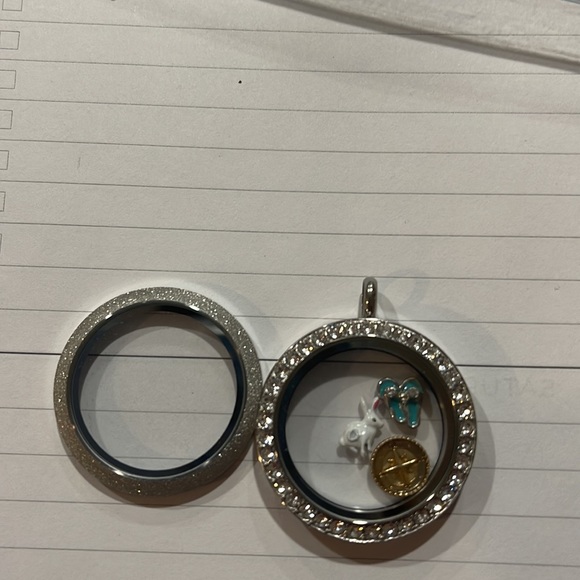 Locket charms - Picture 16 of 16